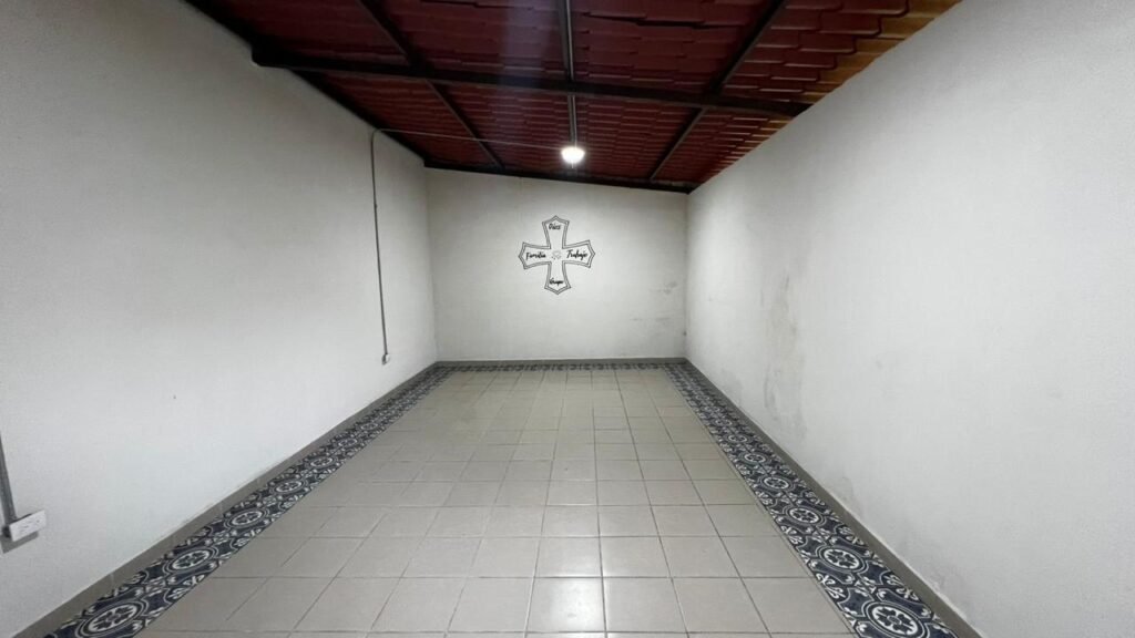 WhatsApp Image 2024-10-06 at 10.44.49 AM (1)